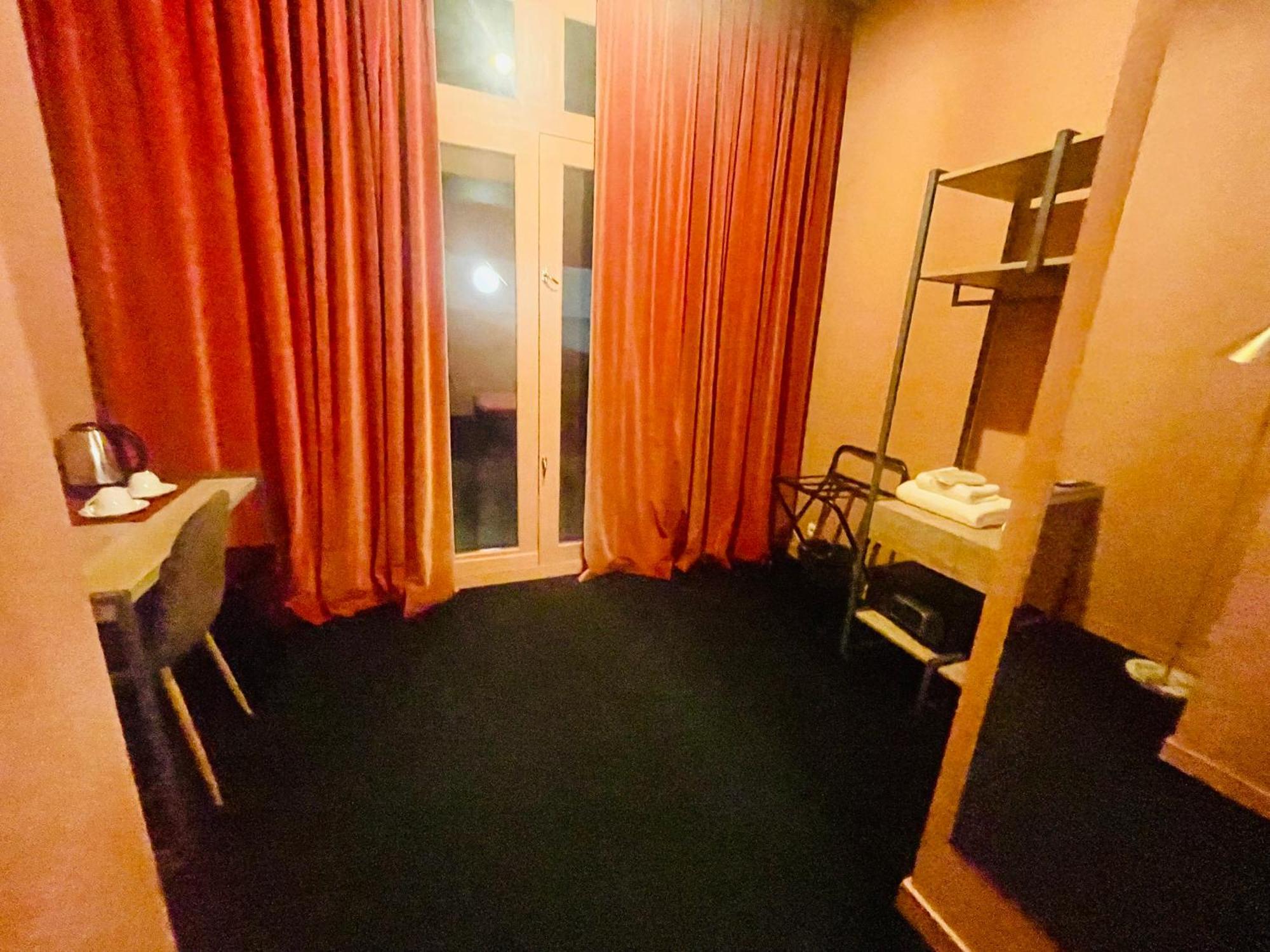 Freeze Inn ティビリシ エクステリア 写真